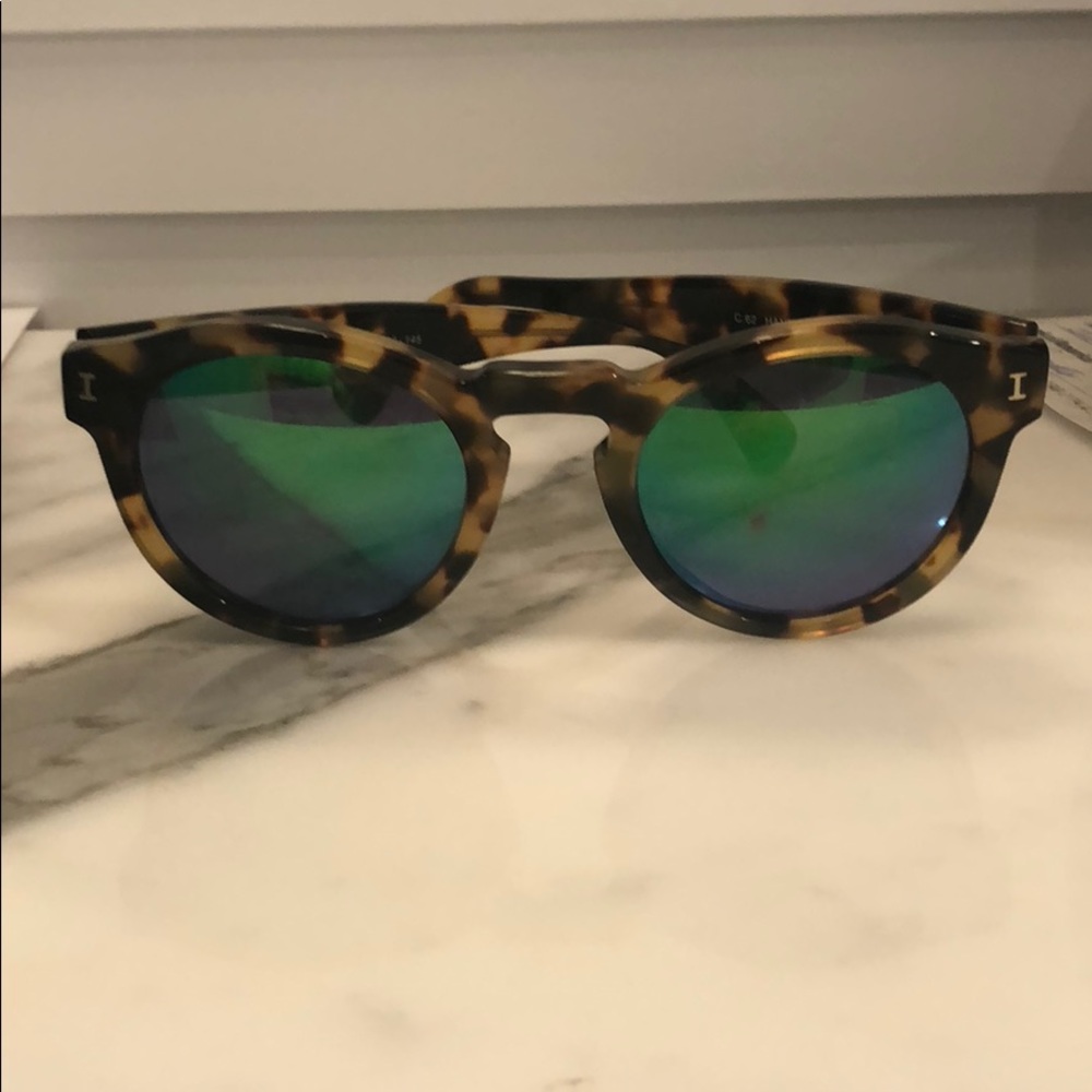 ILLESTEVA tortoise sunglasses